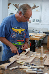 Using the grain wheel in wood carving